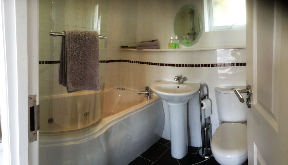Gosfield Lake Resort 49/50