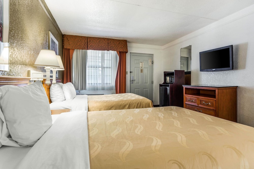 Quality Inn Charlotte Airport 24/39