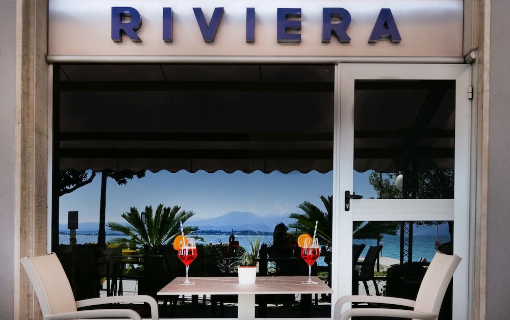Hotel Riviera 3/35