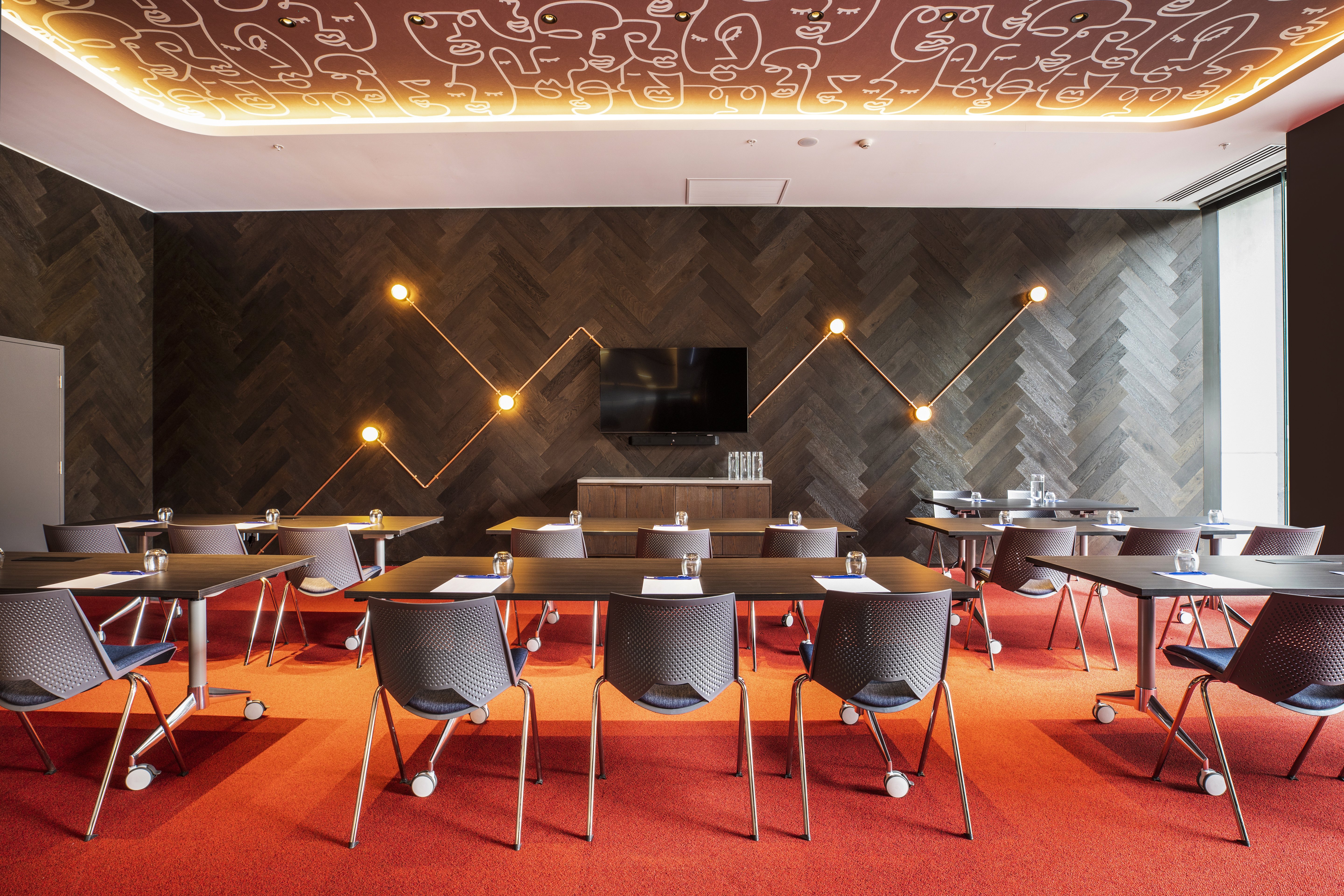 Holiday Inn Express Melbourne Little Collins 67/74