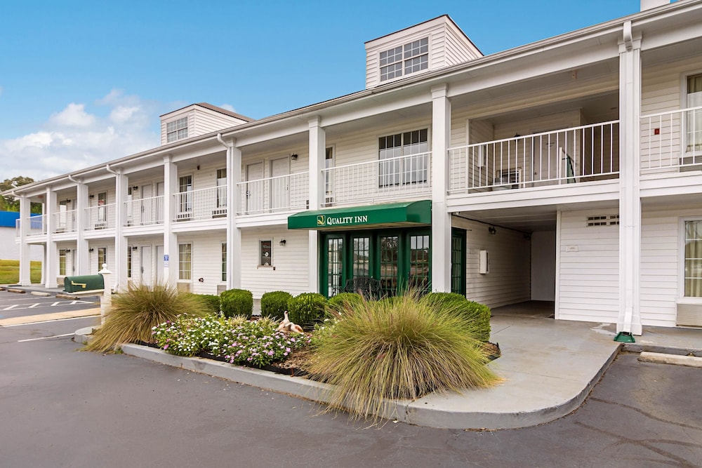 Quality Inn Thomaston 3/37