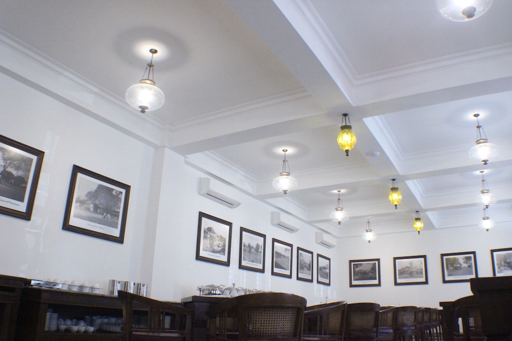 Daroessalam Hotel 7/49
