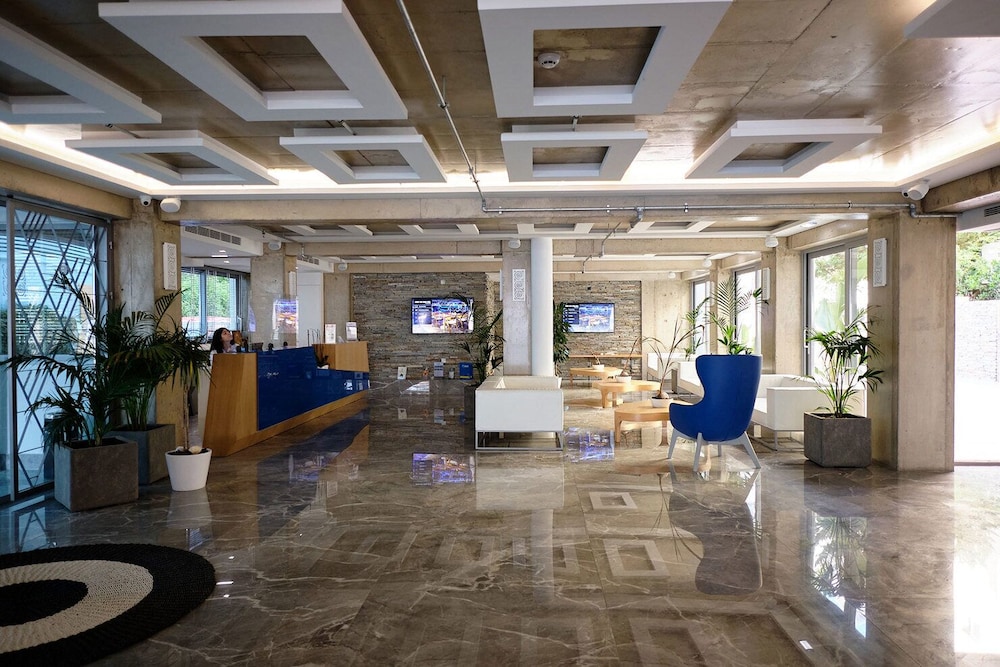 Cretan Blue Beach Hotel 5/57