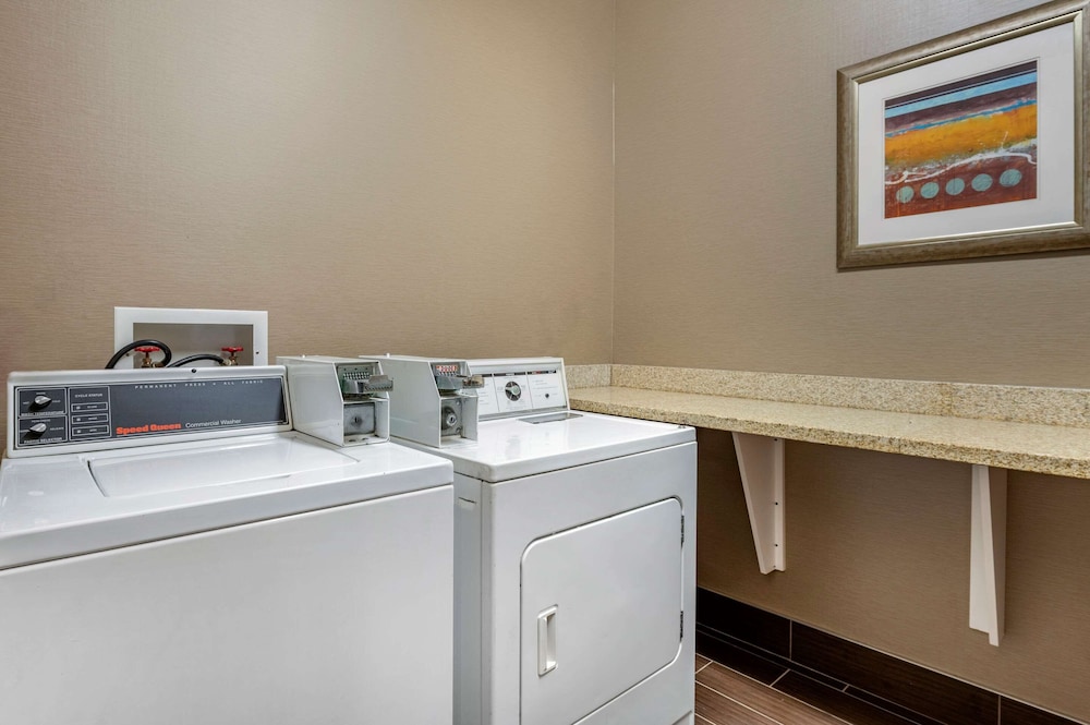 Comfort Suites Columbus West- Hilliard 46/46