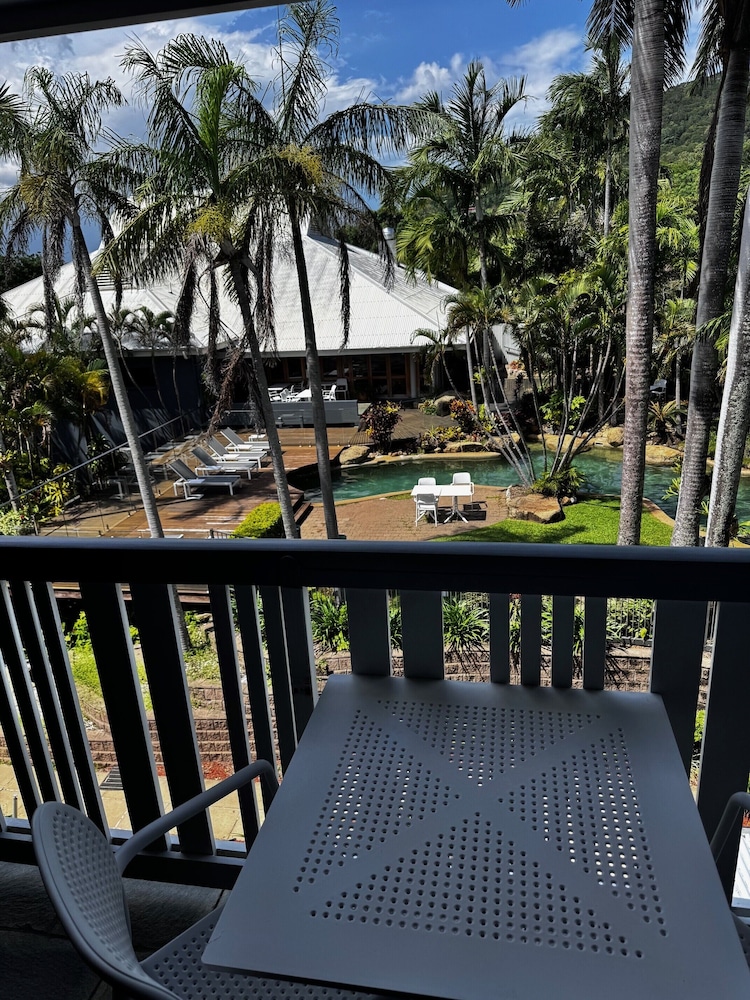 Sovereign Resort Hotel 57/64