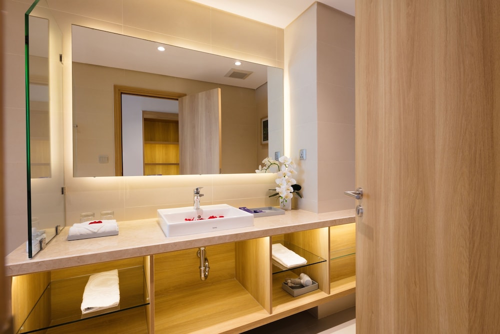 Nagar Hotel Nha Trang 70/72