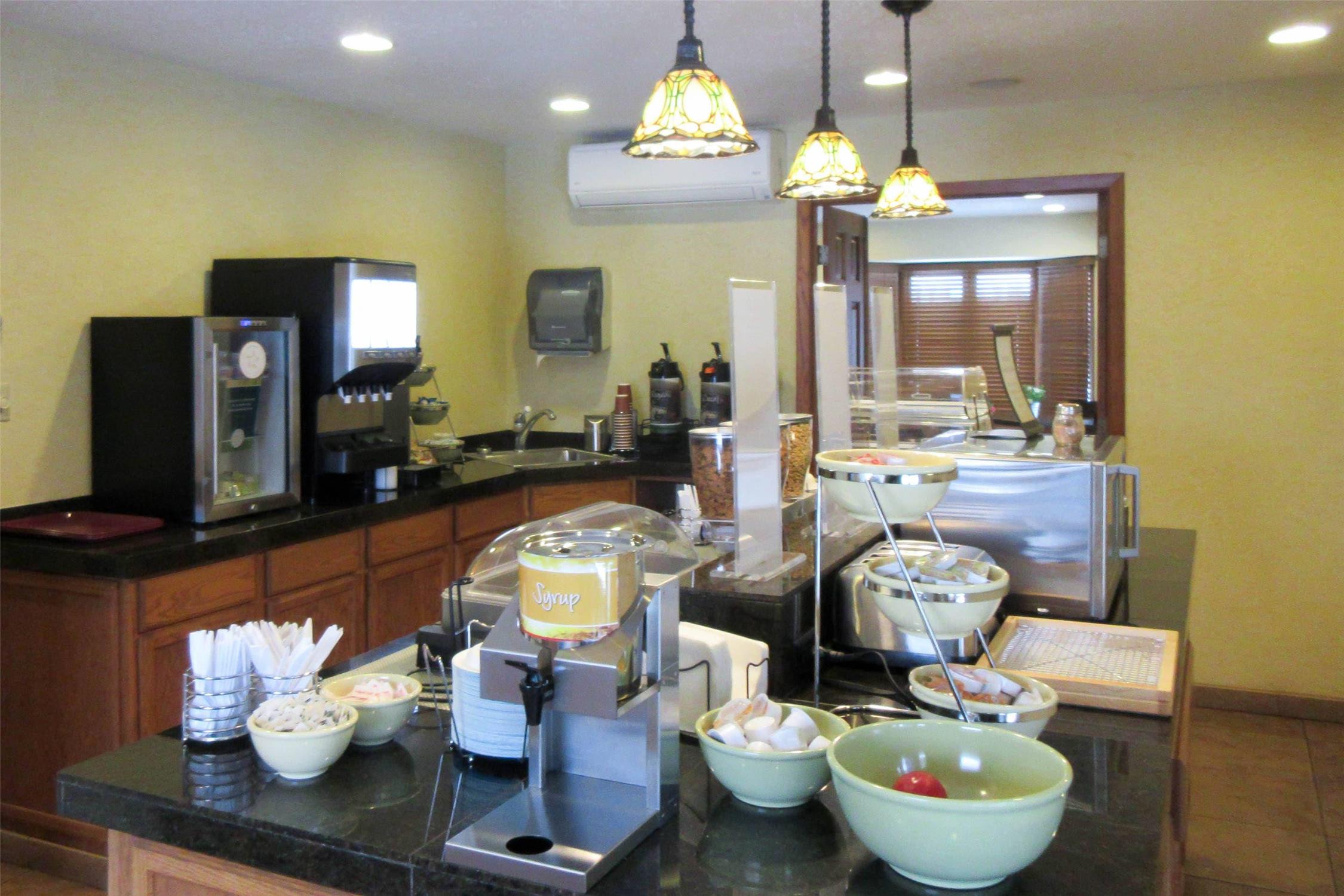 Quality Inn & Suites Detroit Lakes, MN 9/17