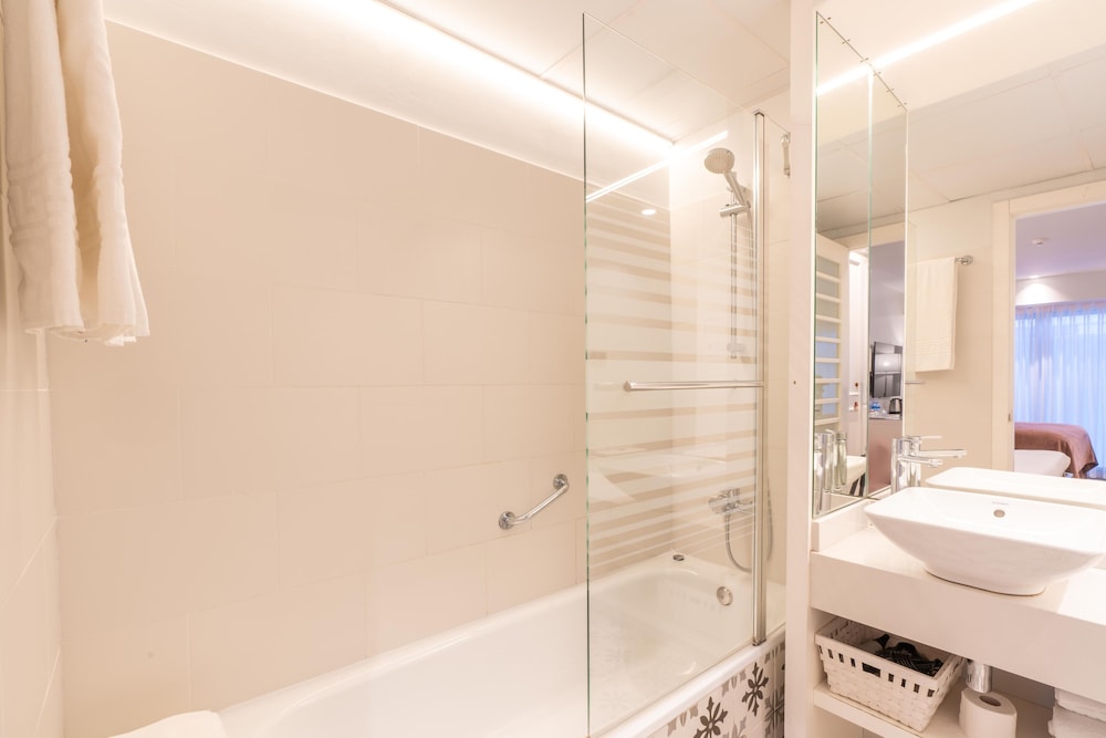 Serennia Fira Gran Via Exclusive Rooms 38/47