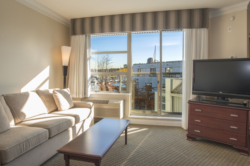 GRANVILLE ISLAND HOTEL 31/50