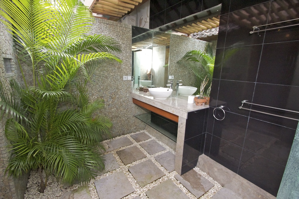 Bayshore Villas Candi Dasa 35/50
