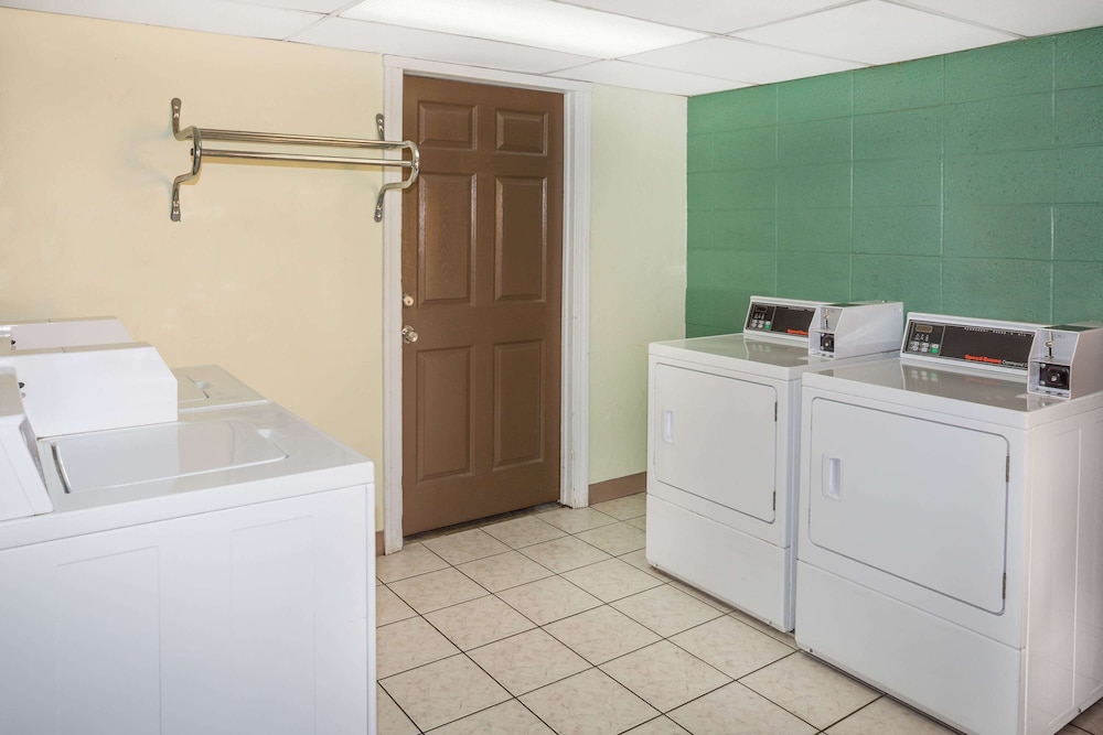 Travelodge by Wyndham Fort Myers North 36/36
