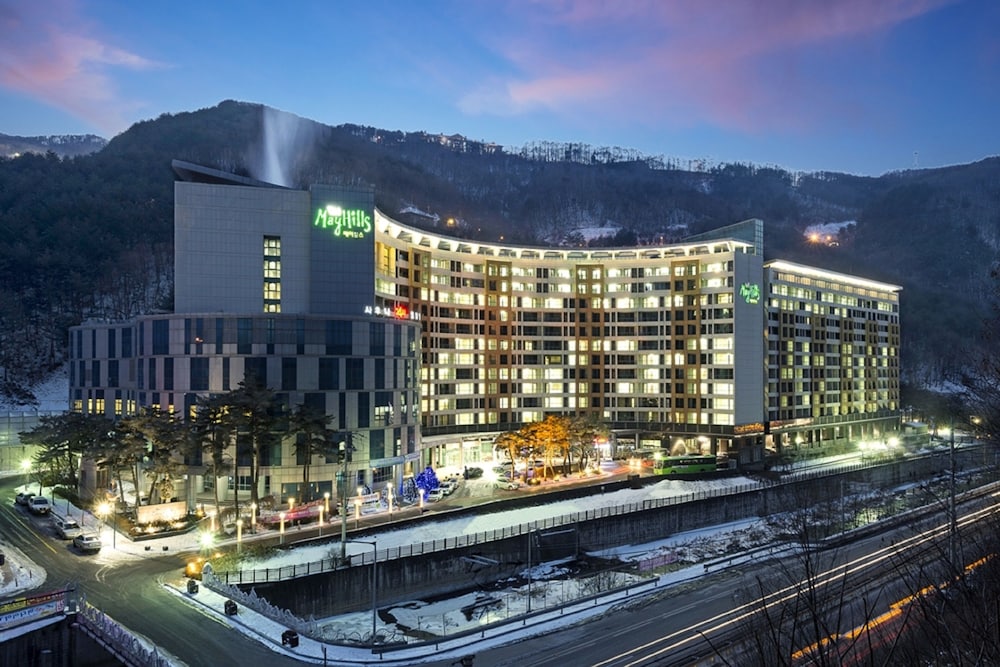 Mayhills Resort 2/50