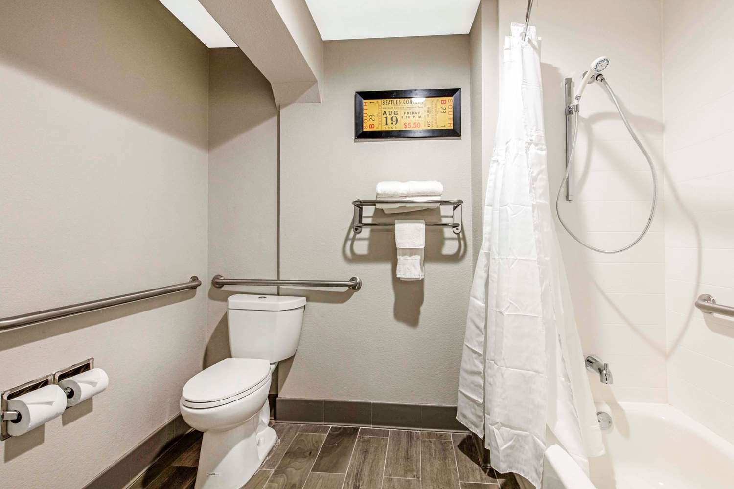 Comfort Inn Airport Memphis, TN 13/15