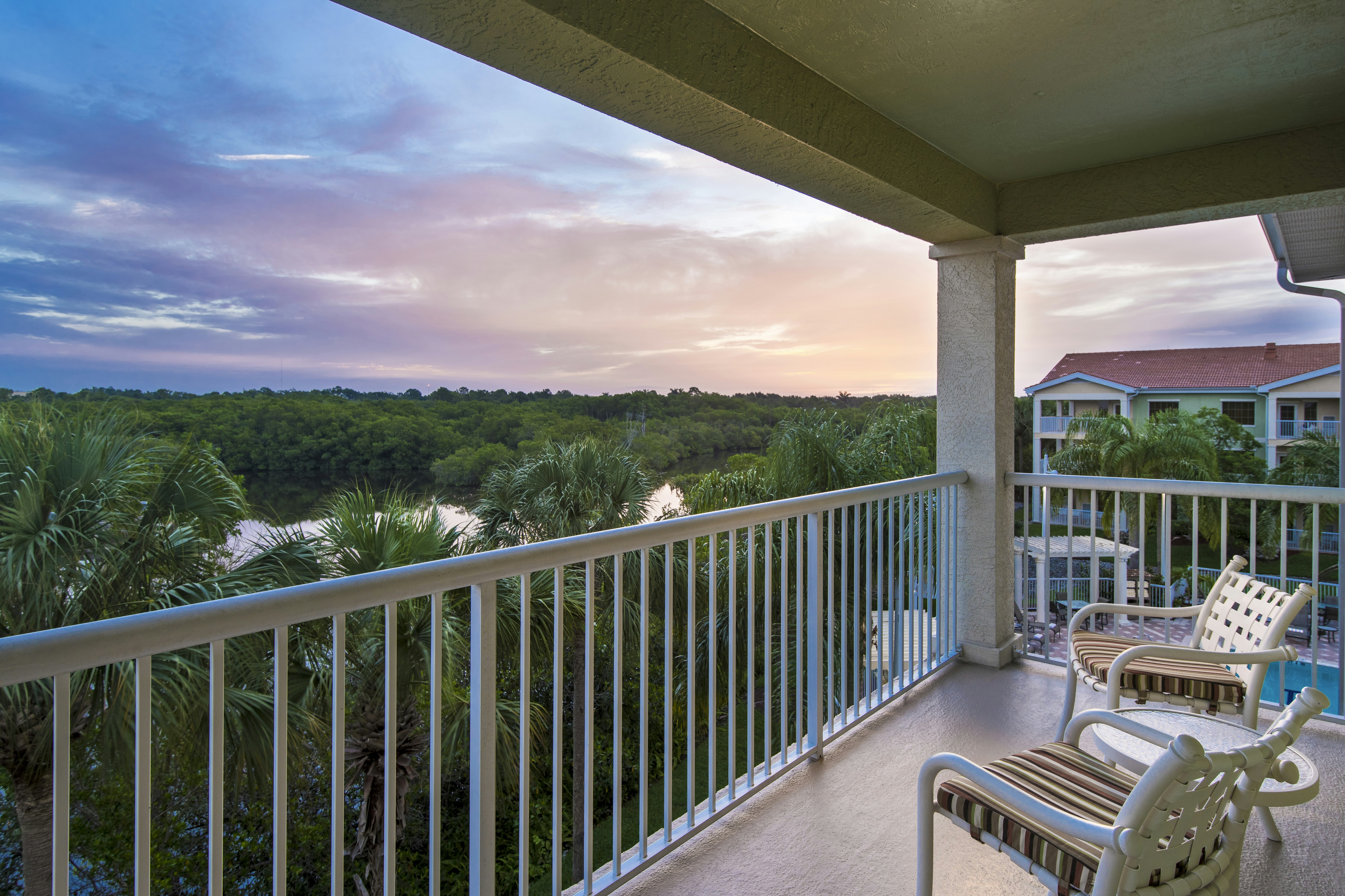Doubletree Suites By Hilton Naples 5/67