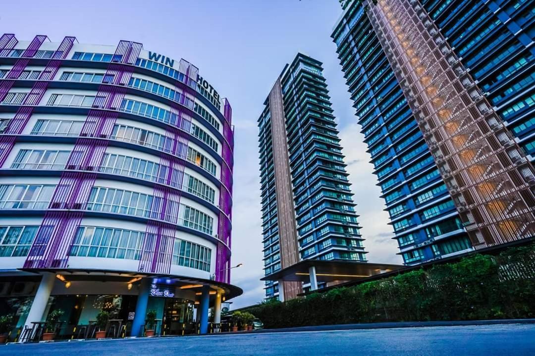 Win Hotel 11/45