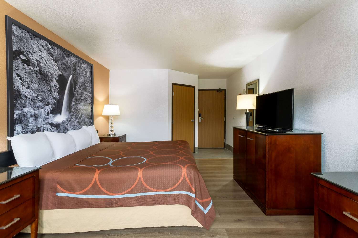 Super 8 By Wyndham The Dalles OR 10/24