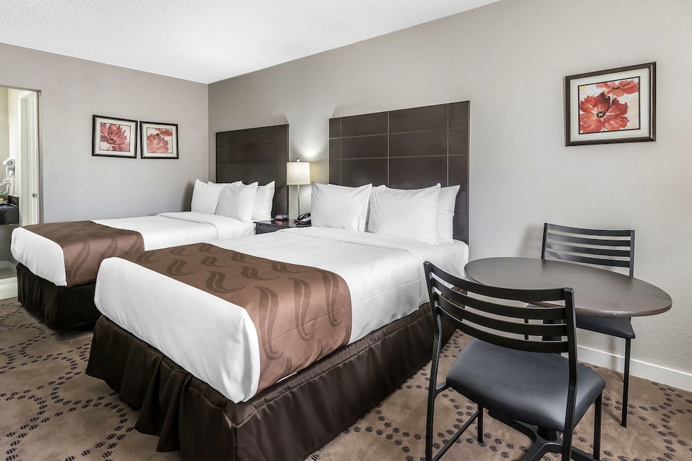 Quality Inn & Suites Kissimmee near Main Gate 13/41