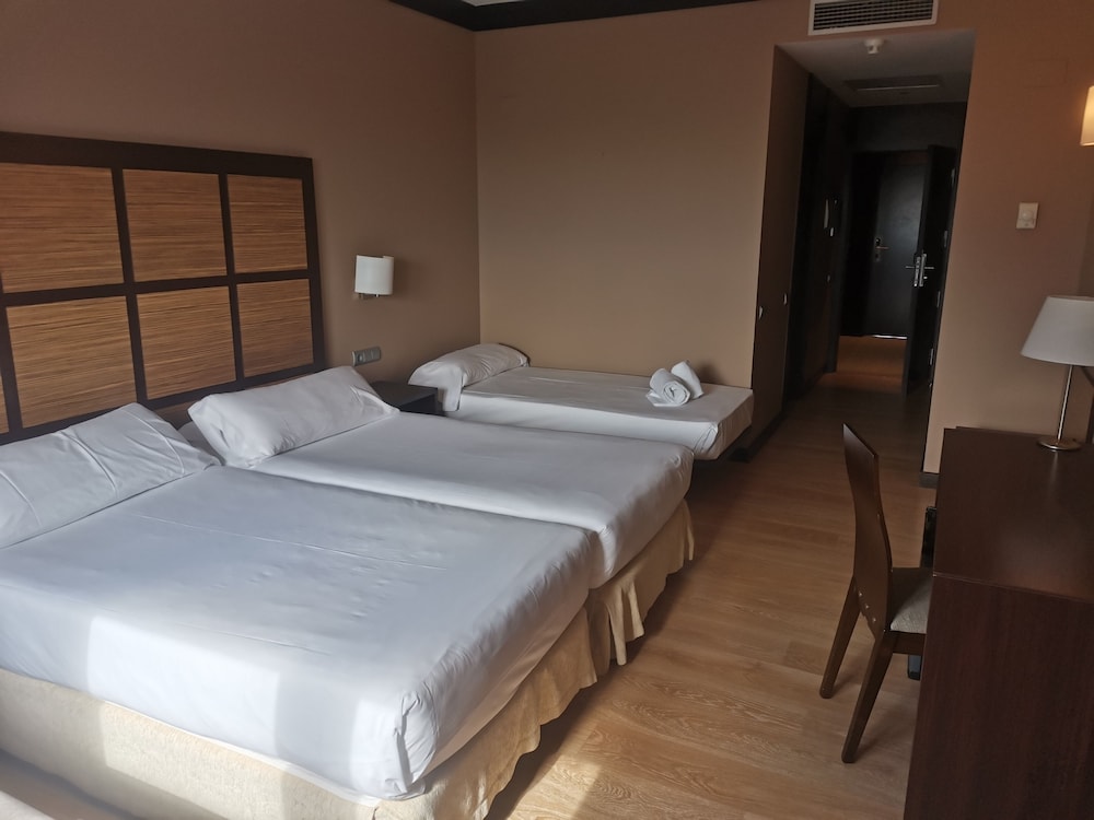 Standard, Twin Beds, with Child Extra Bed، Aparthotel Attica 21 Valles 2/4