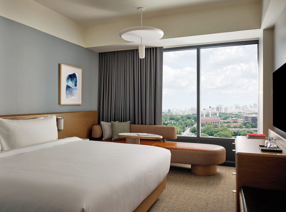 Tower, Suite, King Bed