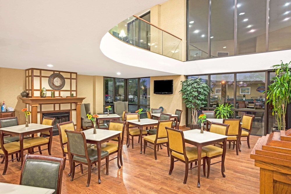 Baymont By Wyndham Louisville Airport South 15/23