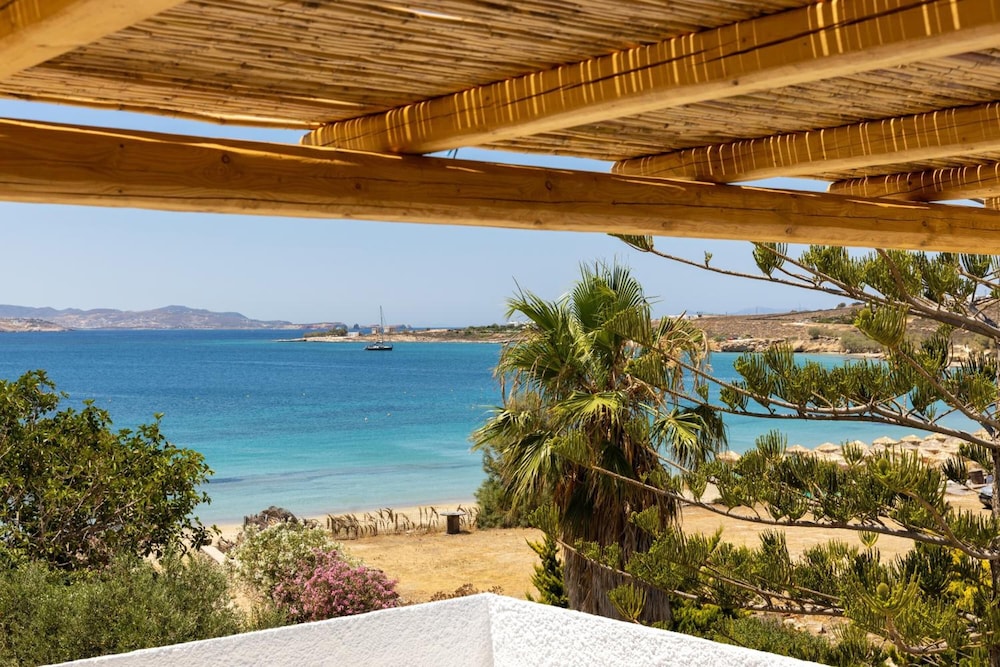 Omilos Beachfront House 32/59
