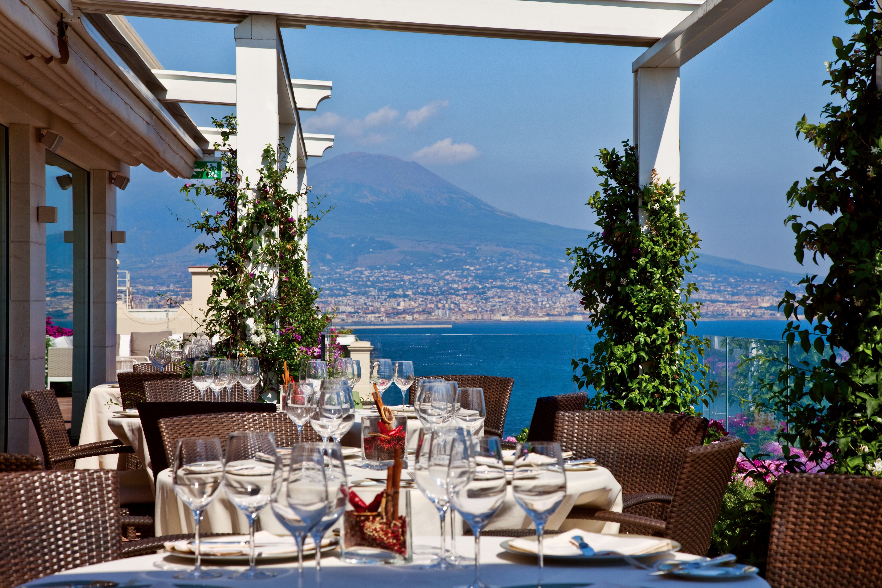 Grand Hotel Vesuvio Naples 38/50