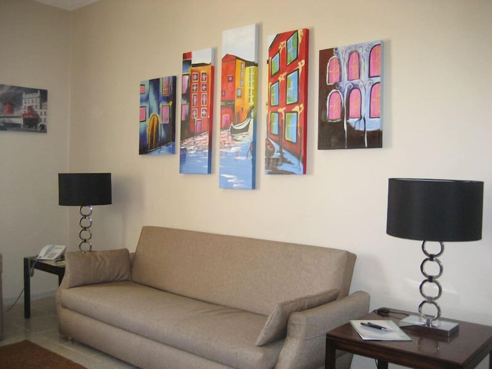 Crystal Suites 10/25