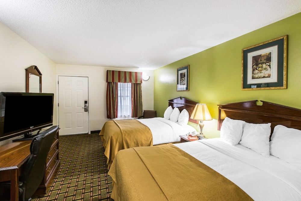 Quality Inn Eastman 10/43