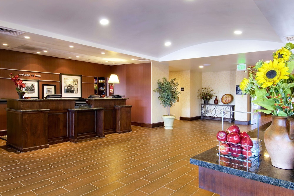 Hampton Inn Suites Lodi 9/65