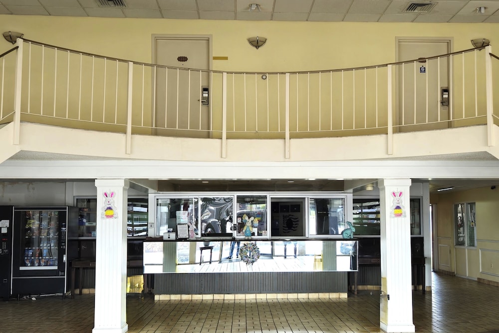 River Valley Inn and Suites 2/42