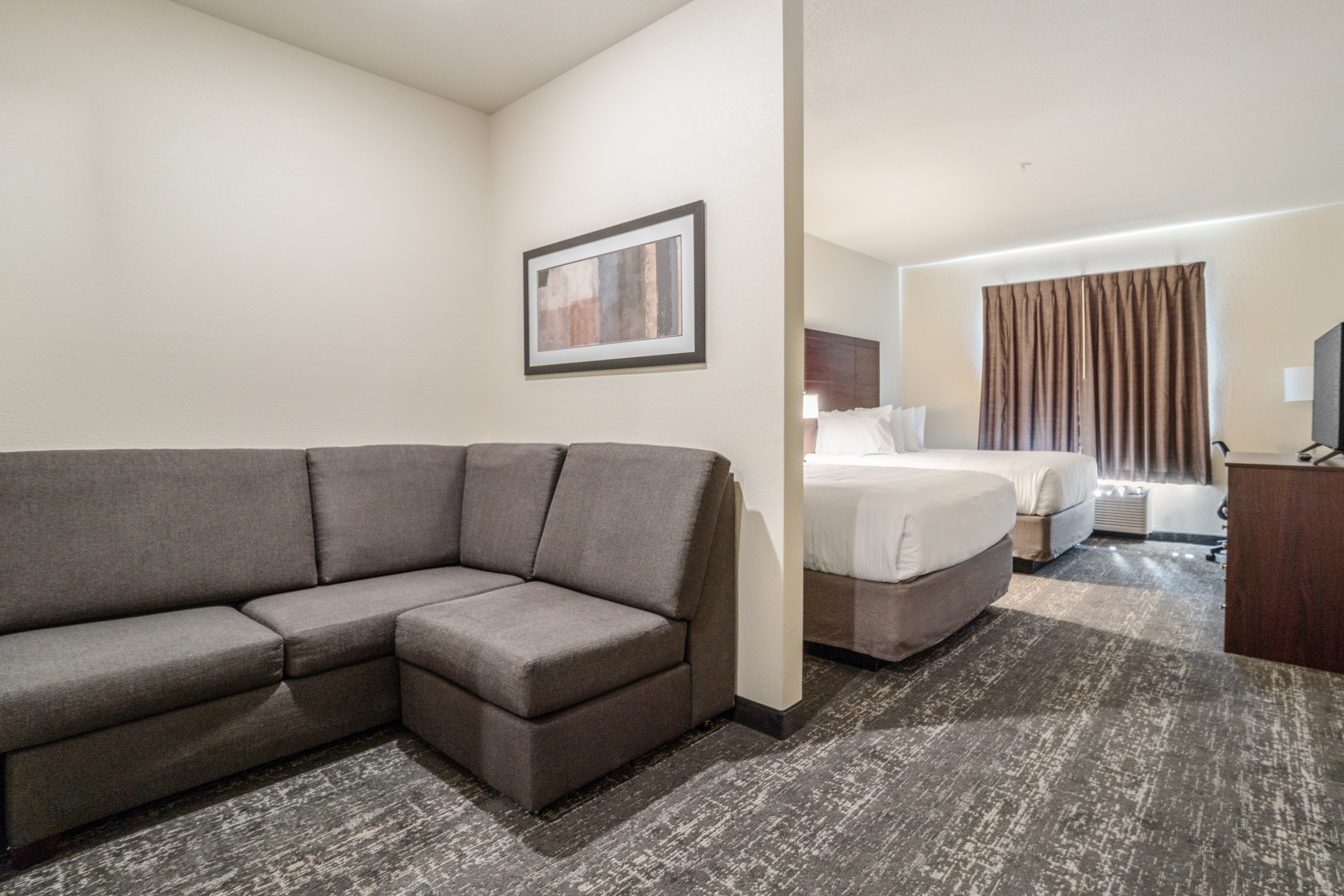 Cobblestone Hotel & Suites - Newport 47/61
