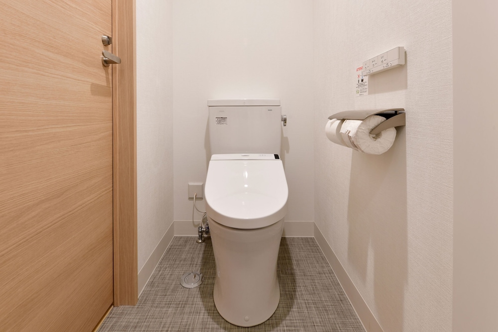 Vessel Inn Sakae Ekimae 23/66