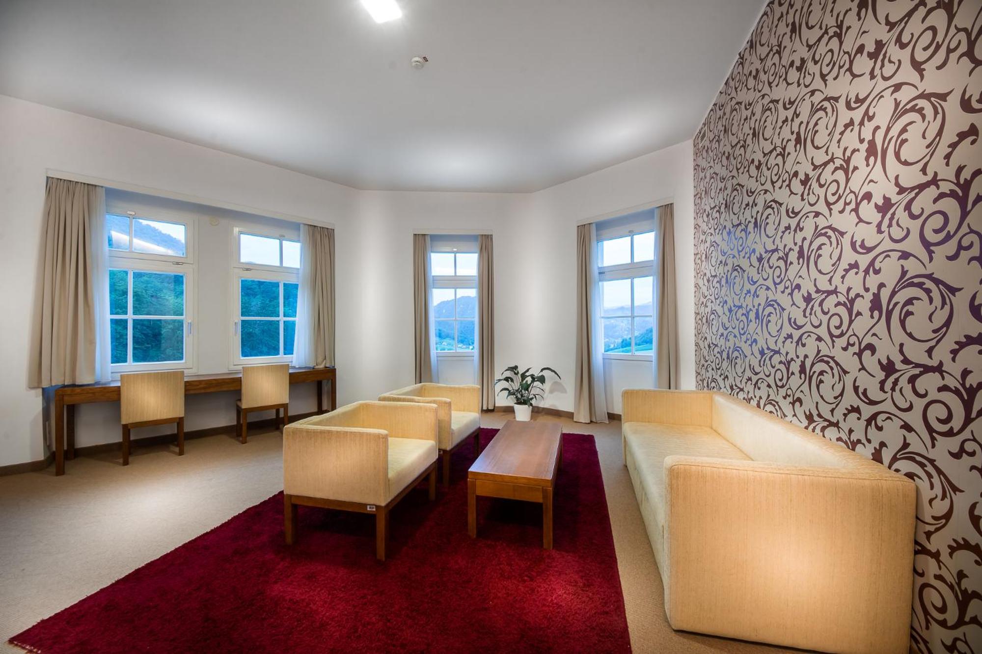 Sofijin Dvor - Adults Only 11/32