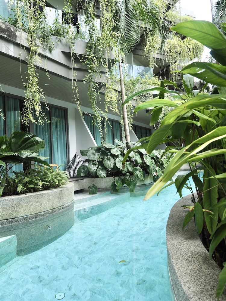 Panwaburi Beachfront Resort 41/50