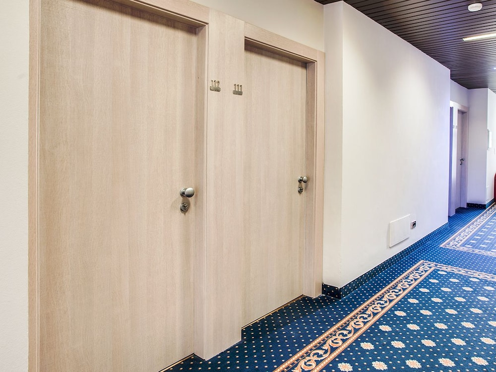 Hotel Ambasciatori 23/45