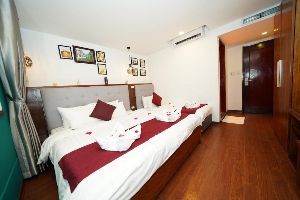 NT Elysian Hotel 19/76
