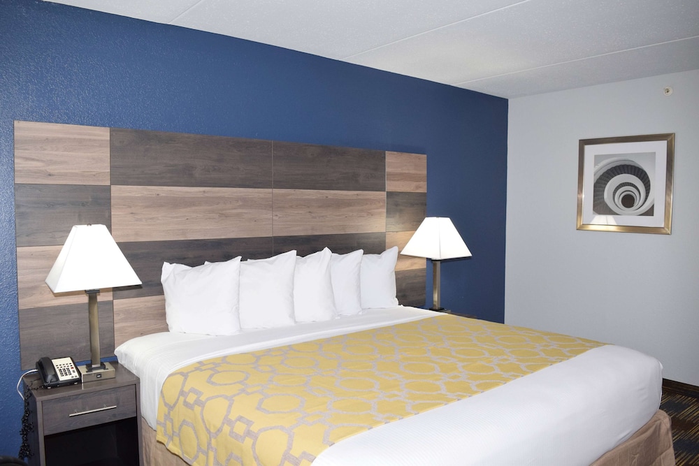 Baymont by Wyndham Addison 4/19