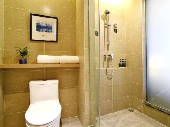 Atour Hotel Wuhan Changqing Road 68/74