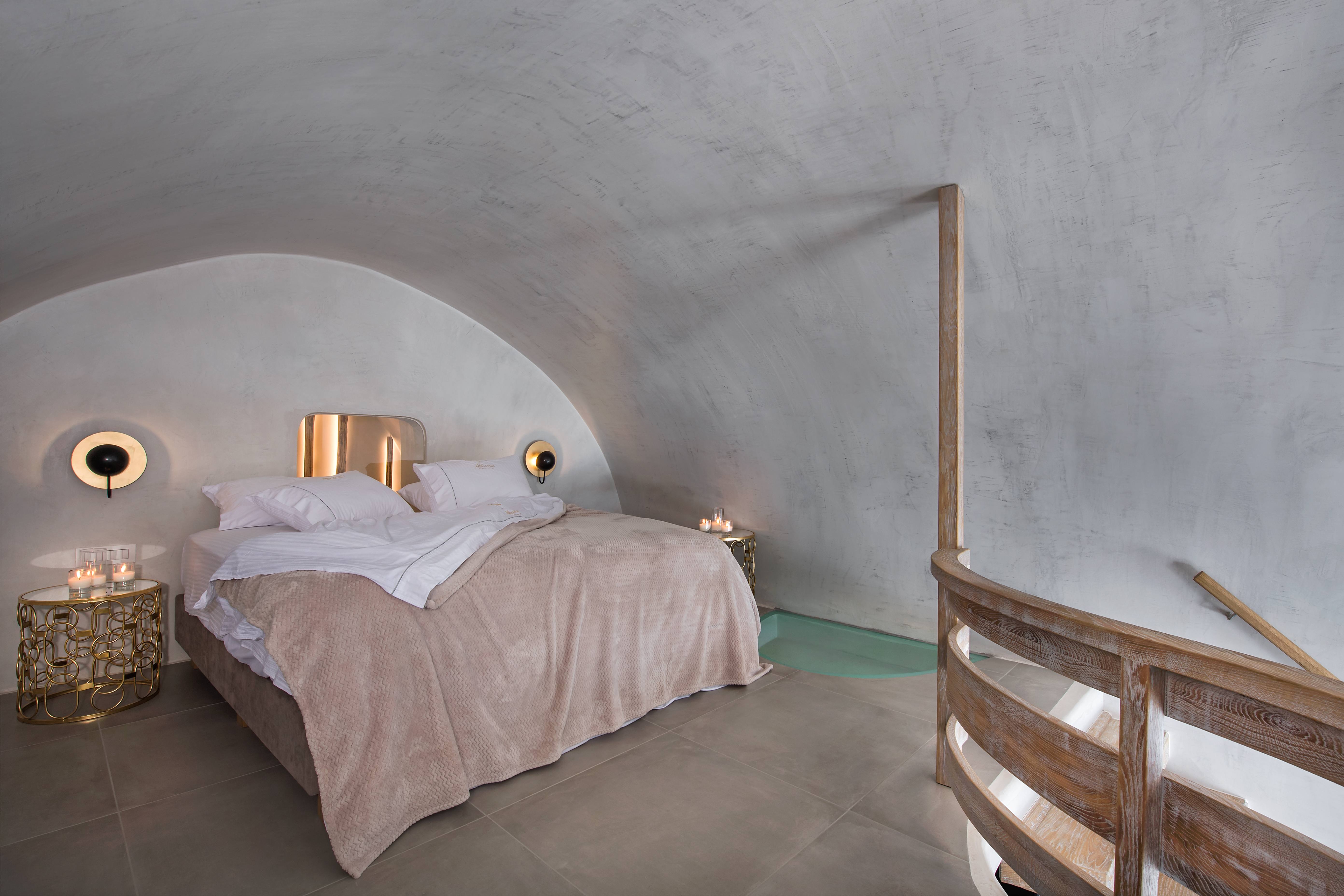 Cave, Grand, Suite, Outdoor Jetted Tub