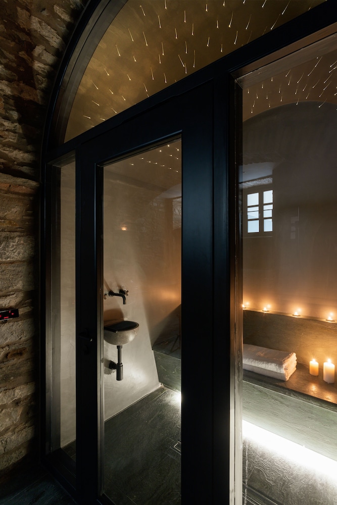 Castro Hotel Syros 32/50