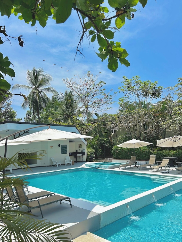 Cocomar Beachfront Hotel Island Resort 9/65