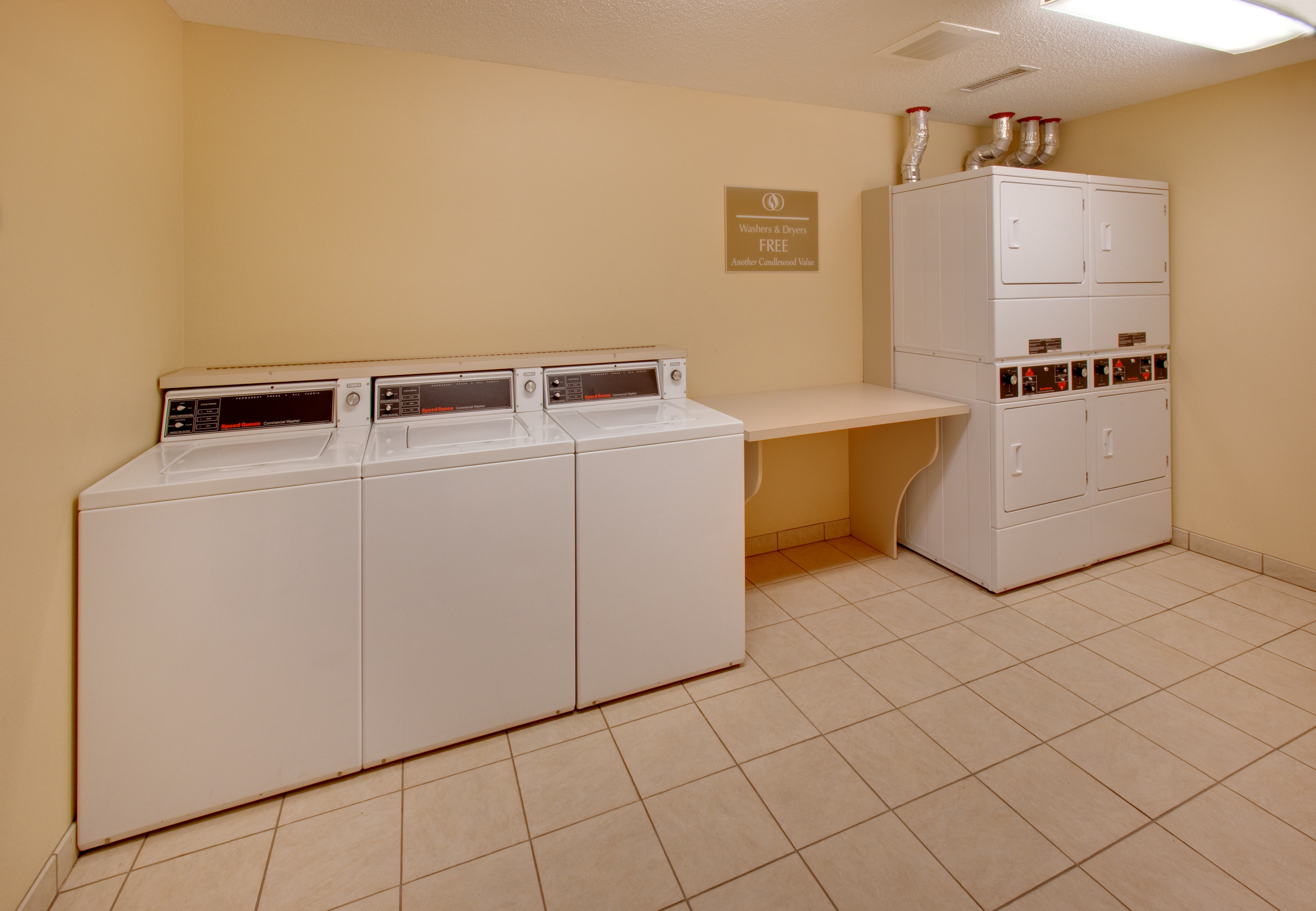 Candlewood Suites Fargo N Dakota State University 8/56