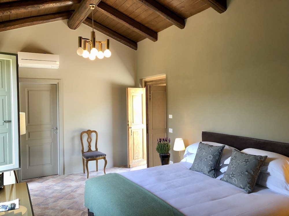 Garden, Suite, King Bed, Private Garden