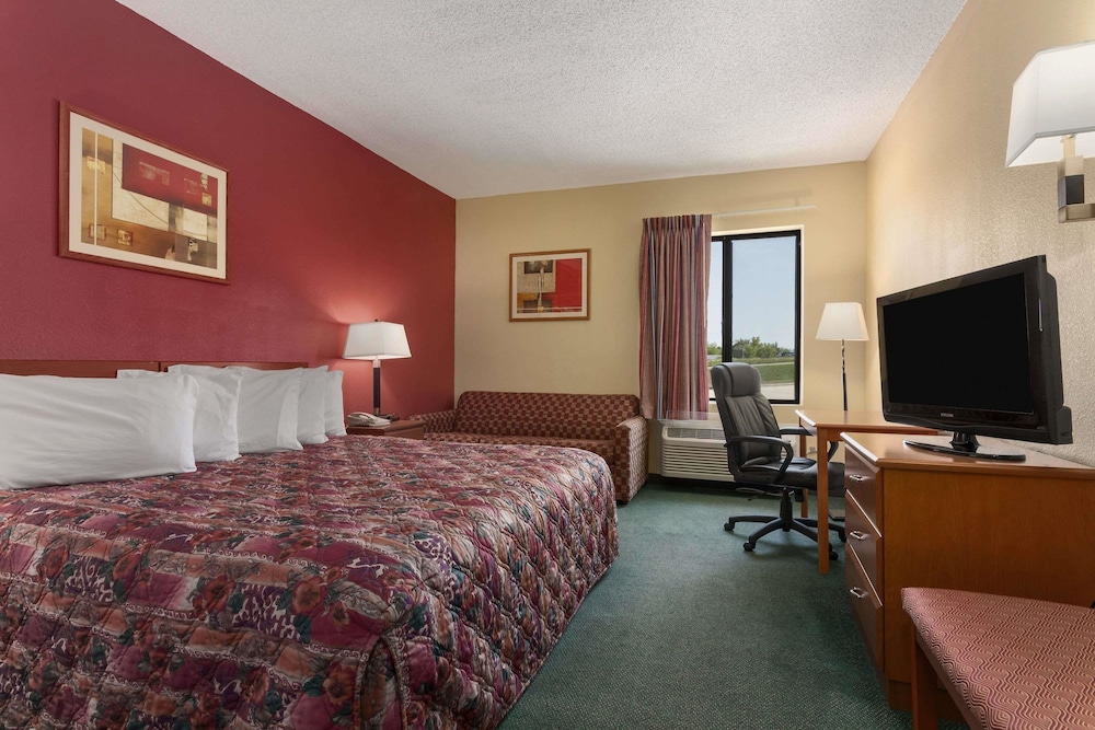 Days Inn By Wyndham Jefferson City 10/24