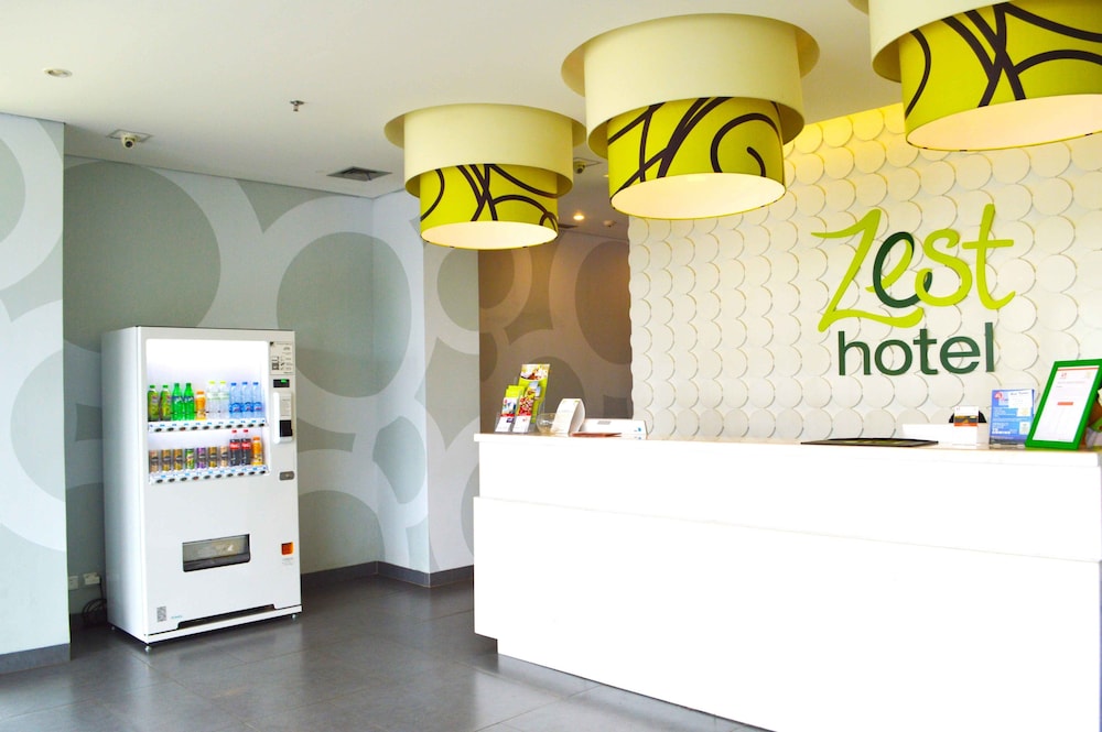 Lobby at Zest Airport Jakarta by Swiss-Belhotel International, TANGERANG