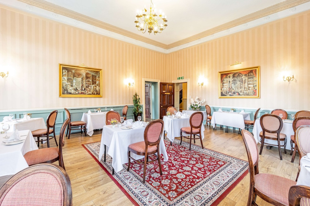 Best Western Limpley Stoke Hotel 37/48