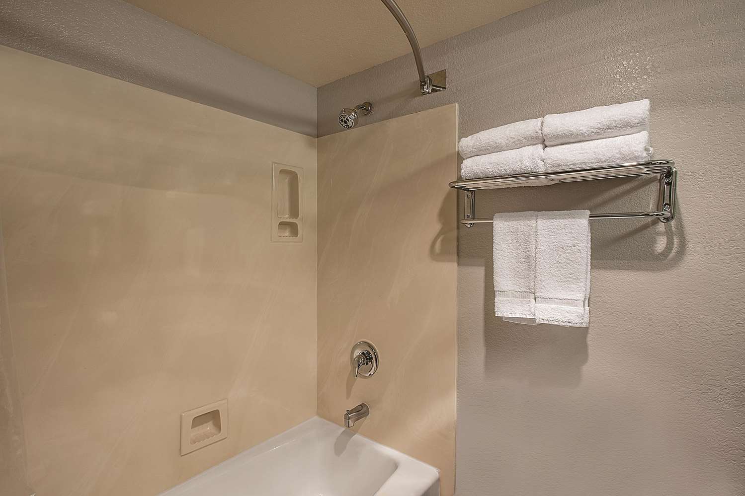 La Quinta Inn & Suites by Wyndham Davis 41/41