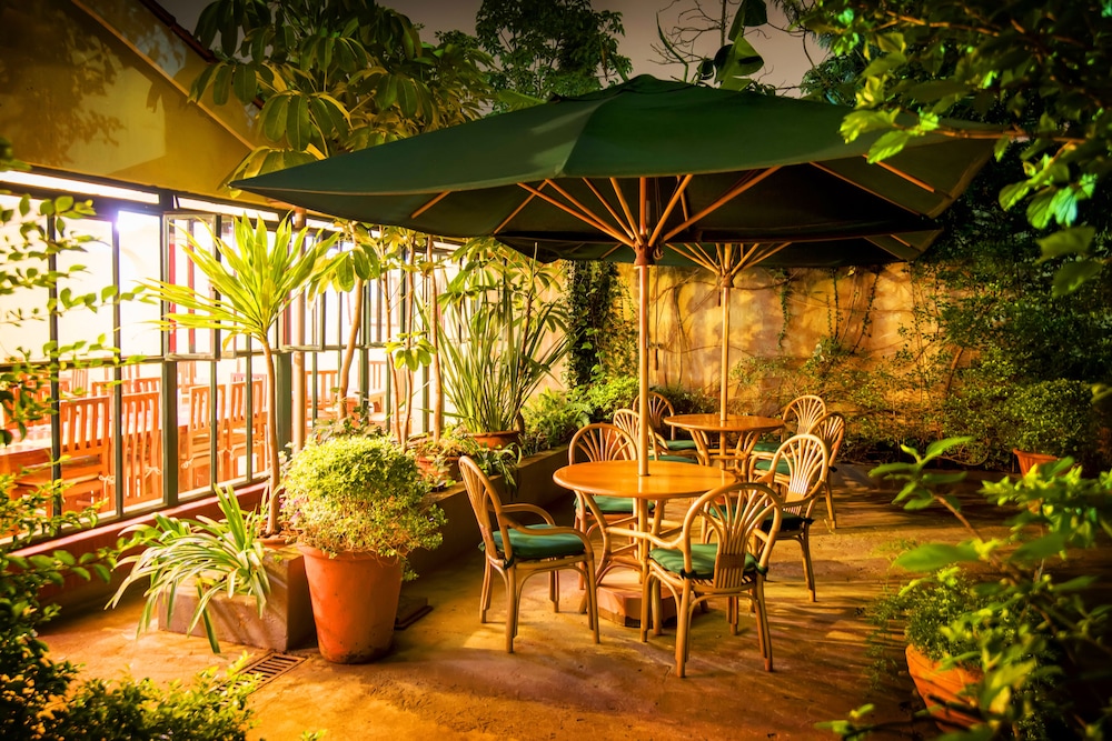 Leon Villas Guest House 39/42
