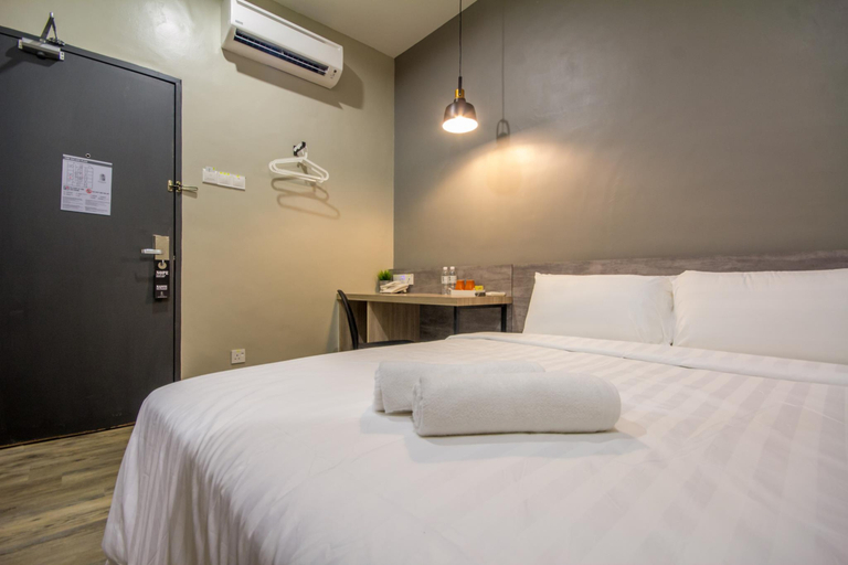 Standard, King Bed, No Window