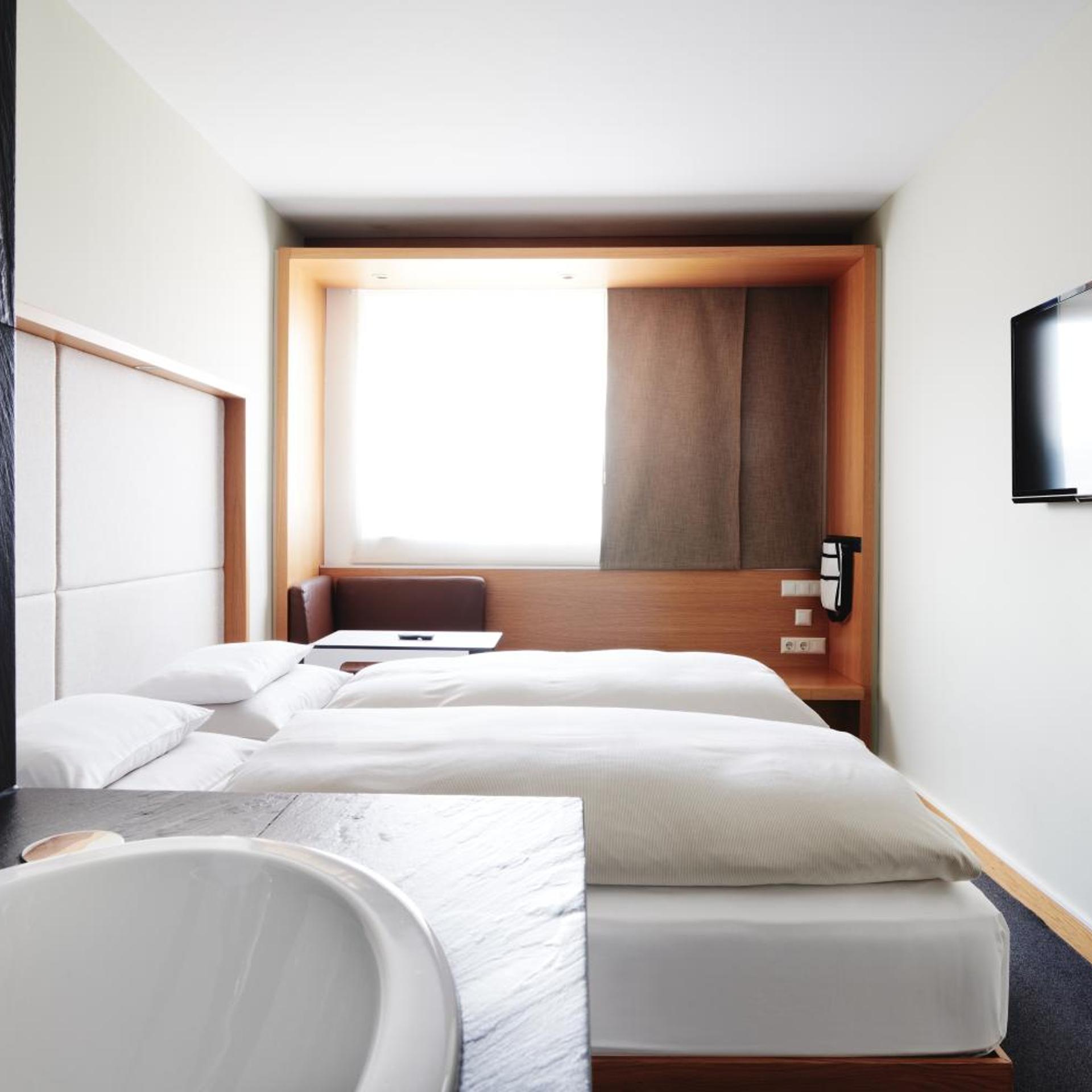 Smart, King Bed